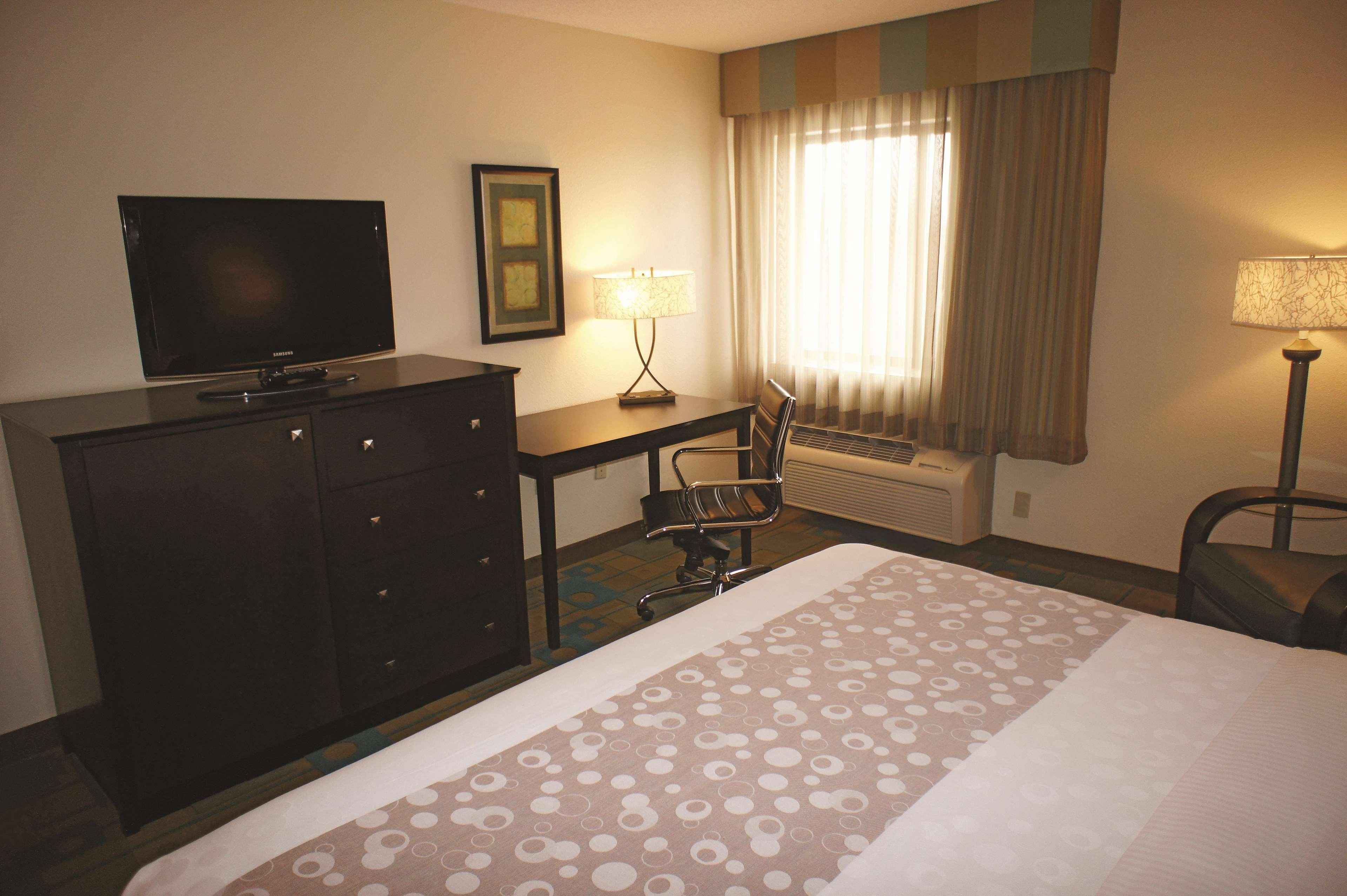 La Quinta By Wyndham Plattsburgh Hotel Buitenkant foto