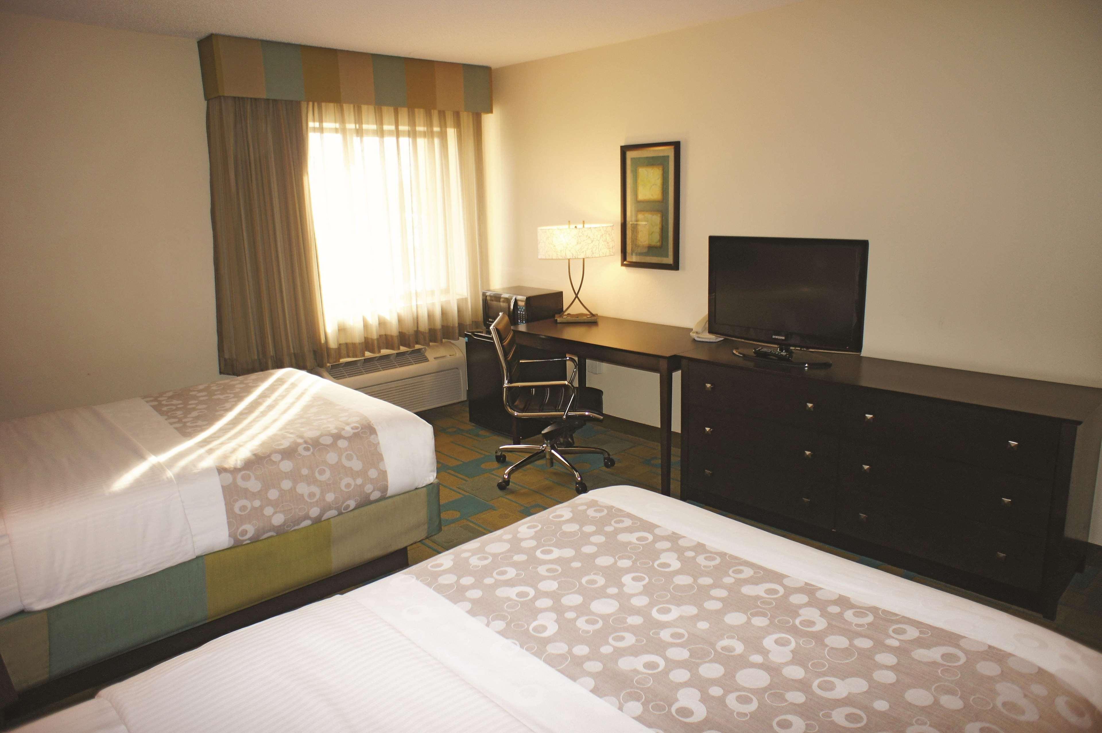 La Quinta By Wyndham Plattsburgh Hotel Buitenkant foto