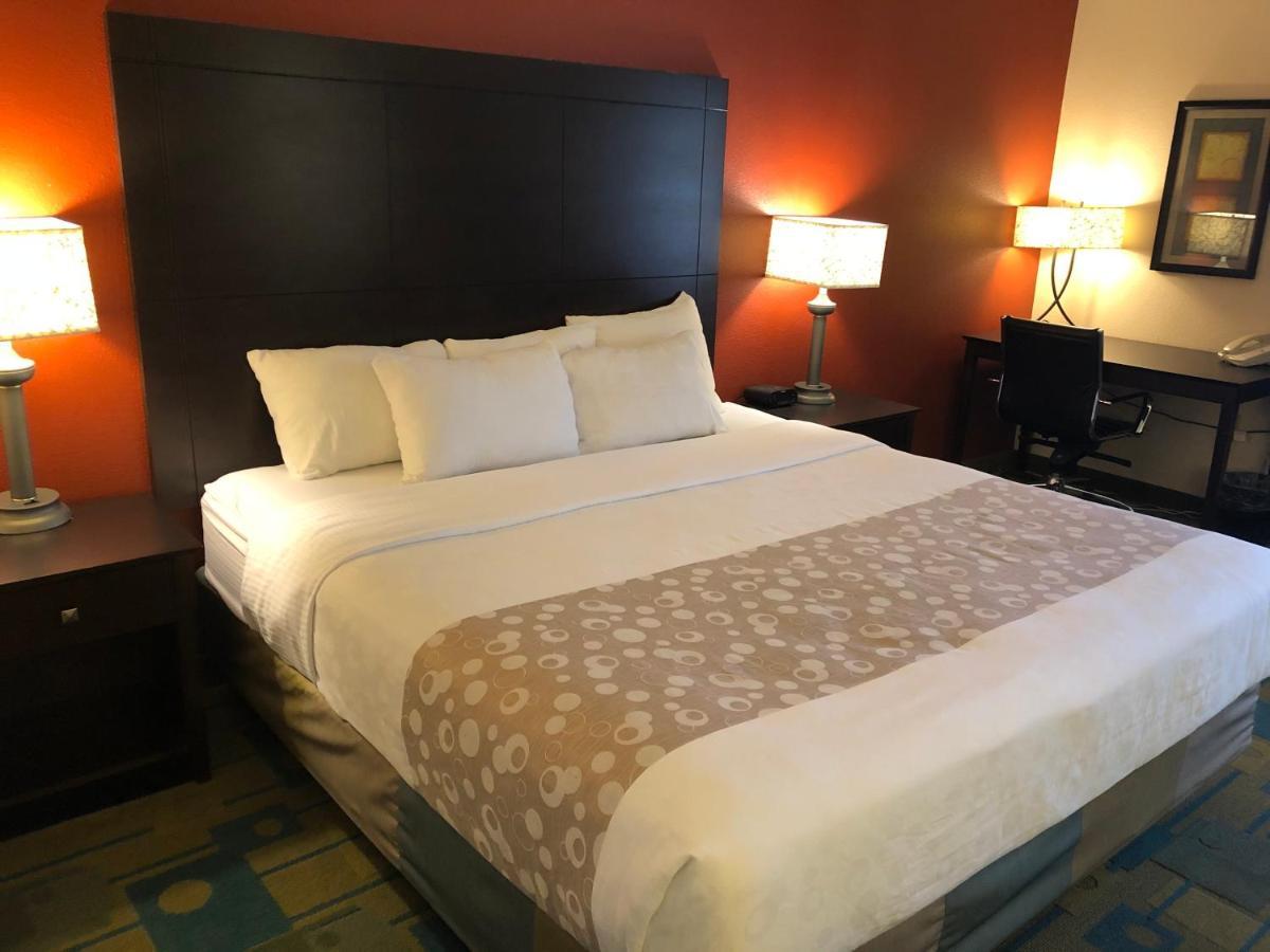 La Quinta By Wyndham Plattsburgh Hotel Buitenkant foto