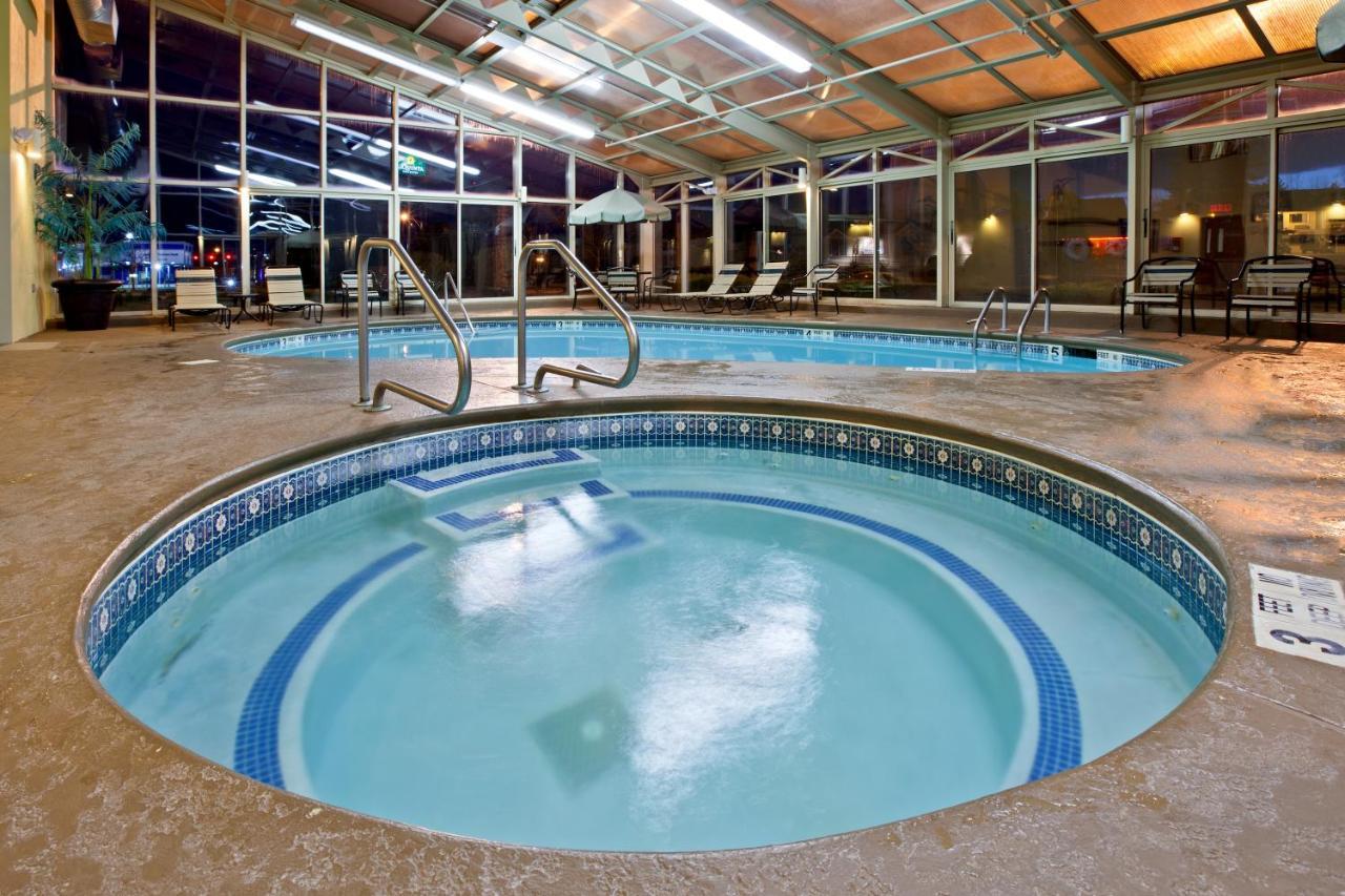 La Quinta By Wyndham Plattsburgh Hotel Buitenkant foto